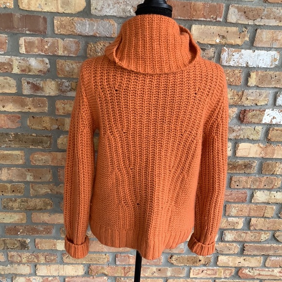 Banana Republic Turtleneck Chunky Sweater Orange Sz Small Italian Yarn - Picture 8 of 13
